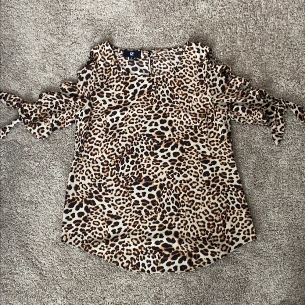 Women’s Dress Shirt